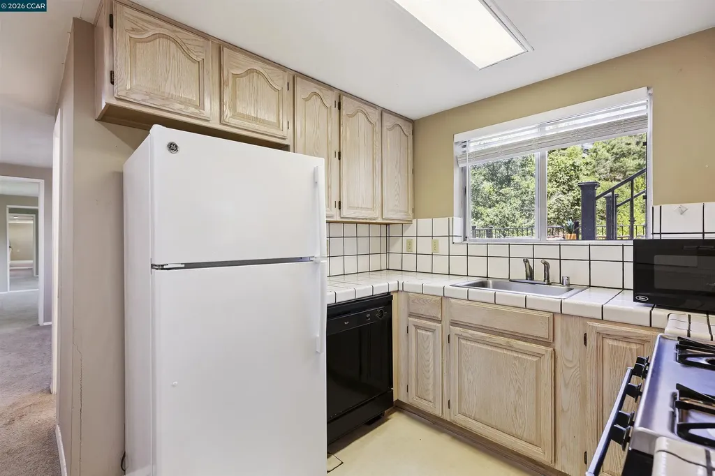 38 Saint Stephens Drive Orinda CA 94563