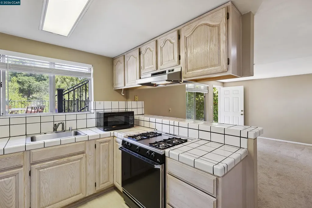 38 Saint Stephens Drive Orinda CA 94563