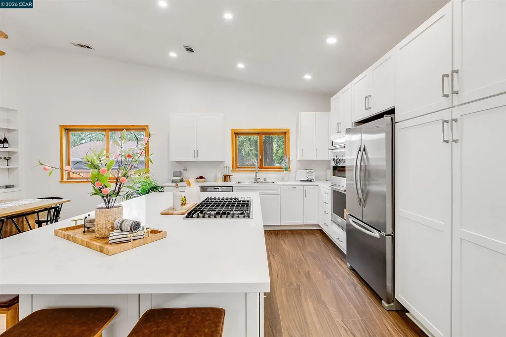 3882 Chestnut Avenue Concord CA 94519