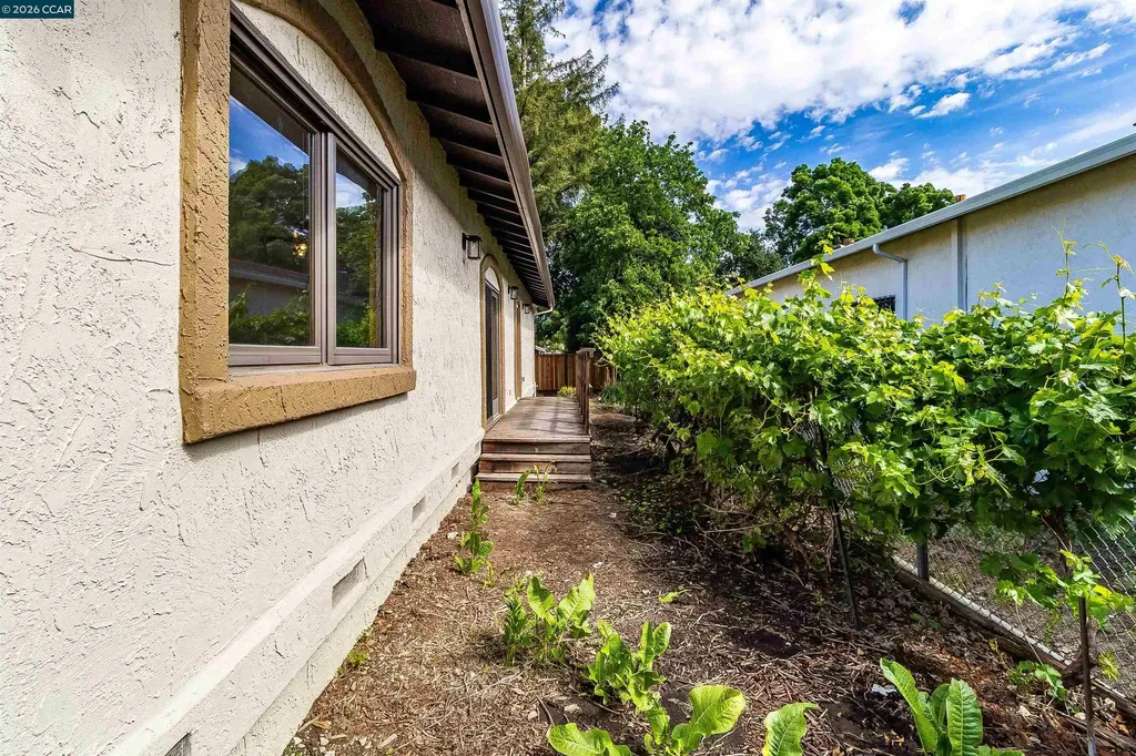 3882 Chestnut Avenue Concord CA 94519