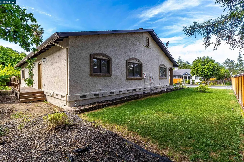 3882 Chestnut Avenue Concord CA 94519