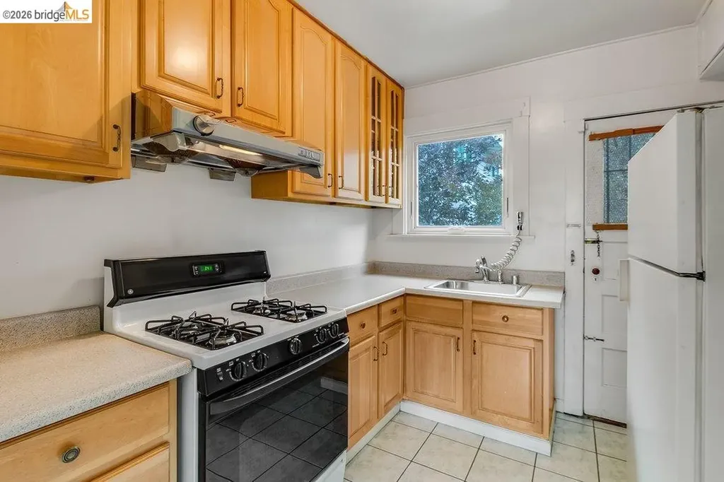 1415 Hampel Street Oakland CA 94602