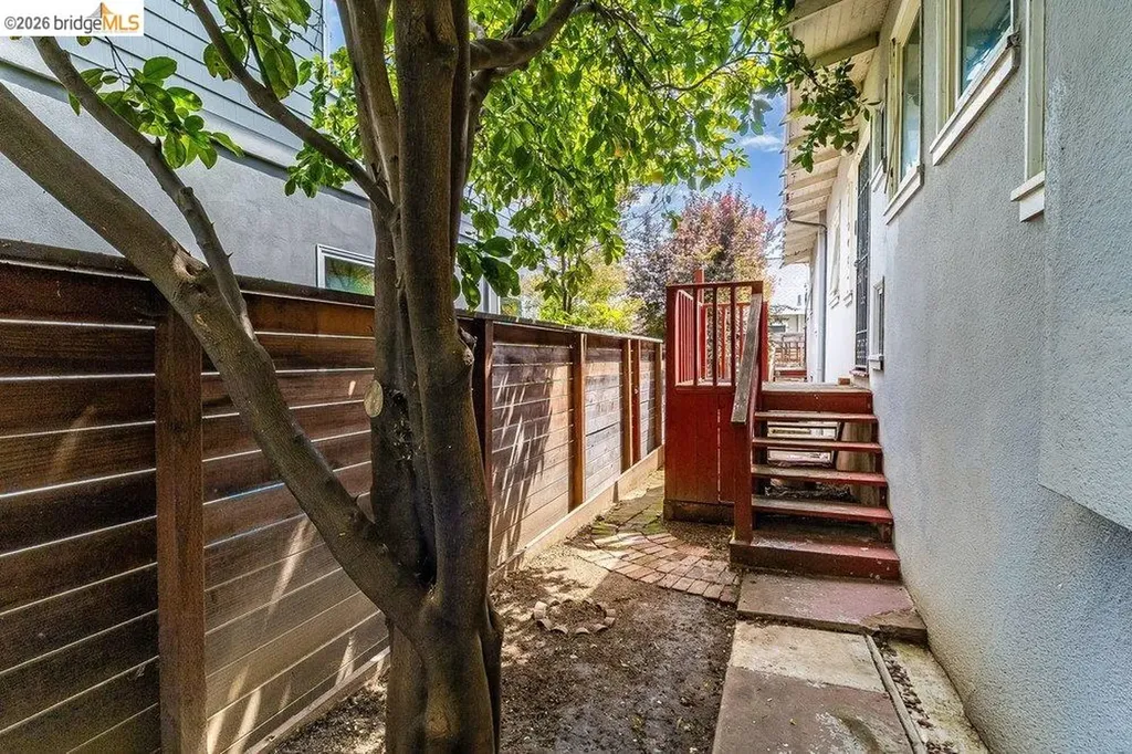 1415 Hampel Street Oakland CA 94602