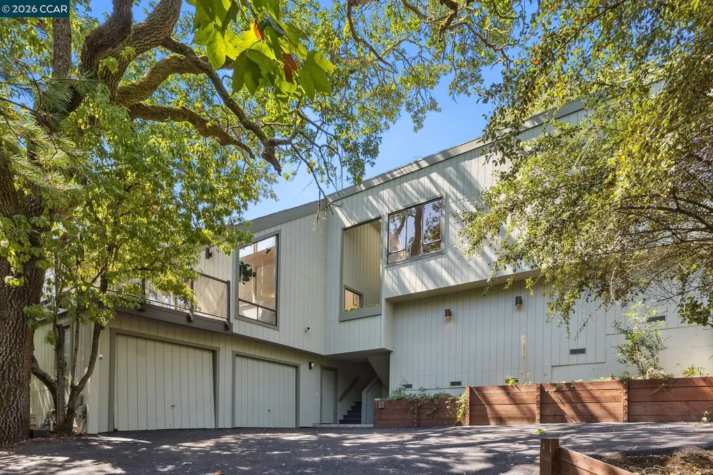 Orinda CA, 39 Saint Stephens Drive