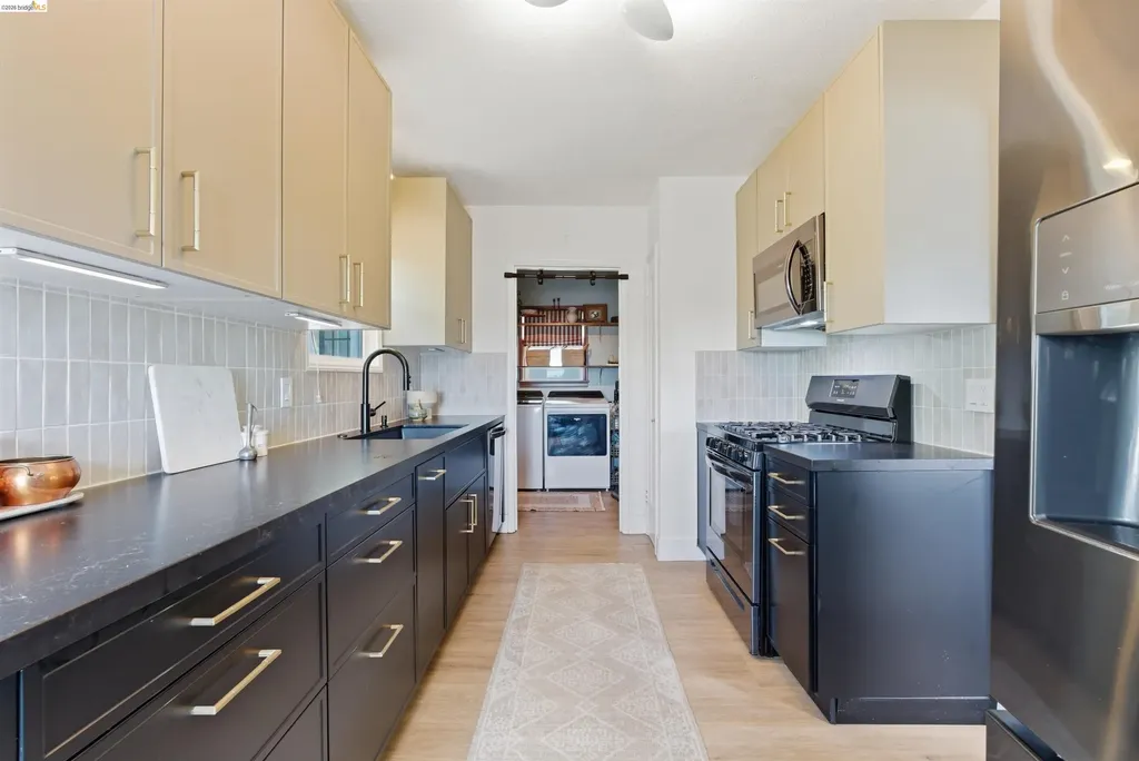 2921 Parker Avenue Oakland CA 94605