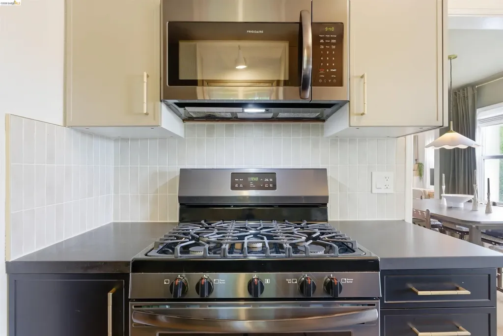 2921 Parker Avenue Oakland CA 94605