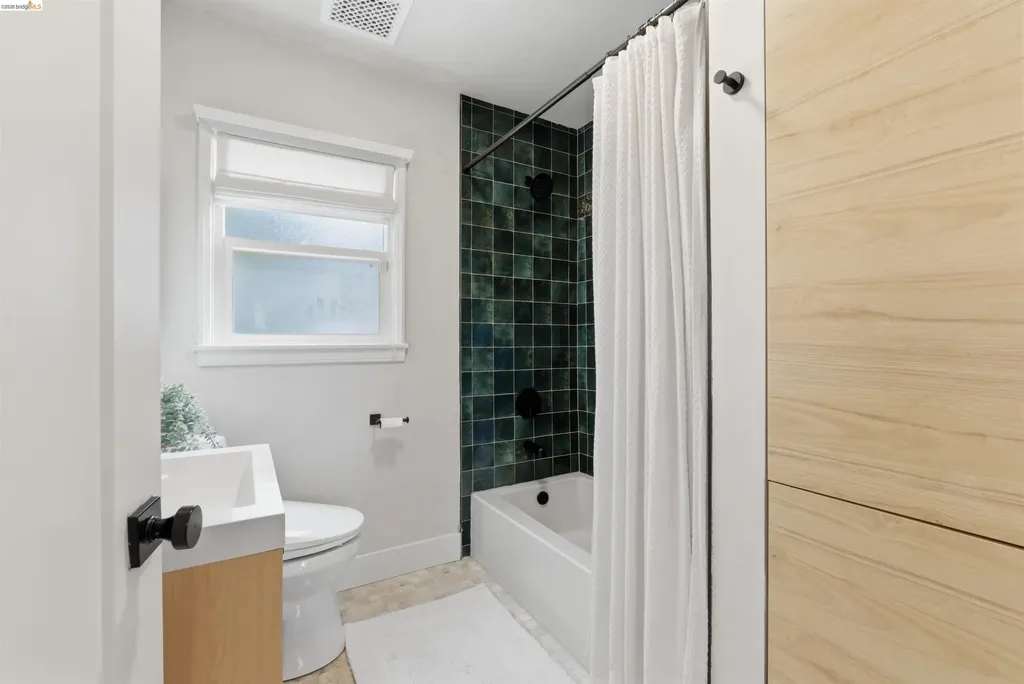 2921 Parker Avenue Oakland CA 94605