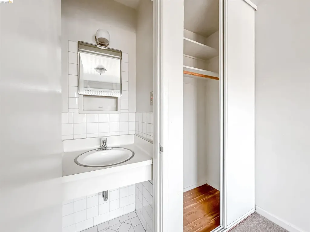2172 Blake Street Berkeley CA 94704