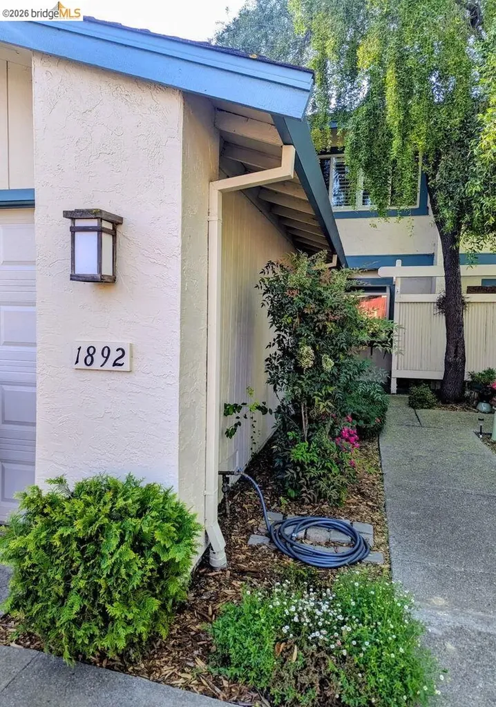 1892 London Drive Benicia CA 94510