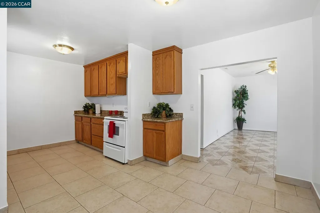 1370 Vine Avenue Martinez CA 94553