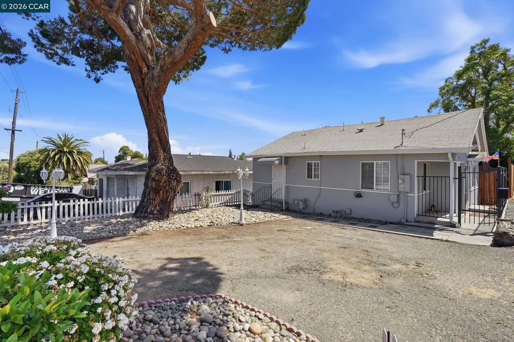 1370 Vine Avenue Martinez CA 94553