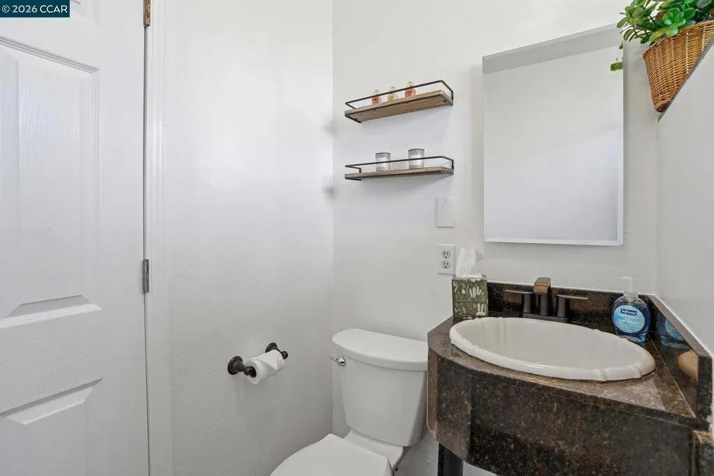 1370 Vine Avenue Martinez CA 94553