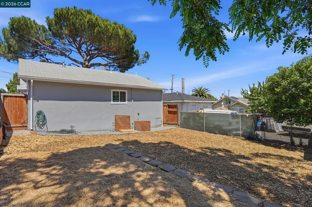 1370 Vine Avenue Martinez CA 94553