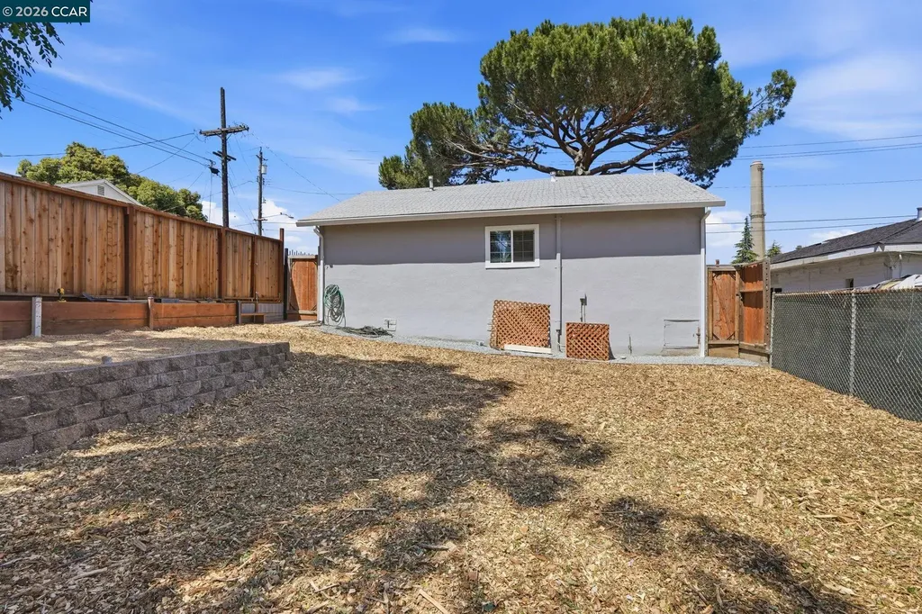 1370 Vine Avenue Martinez CA 94553