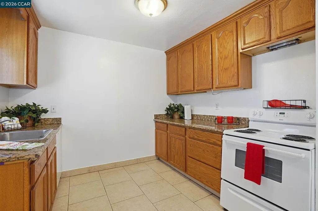 1370 Vine Avenue Martinez CA 94553