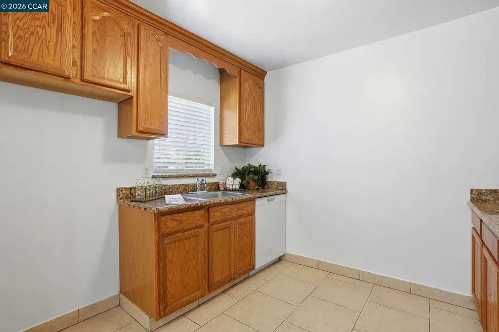1370 Vine Avenue Martinez CA 94553
