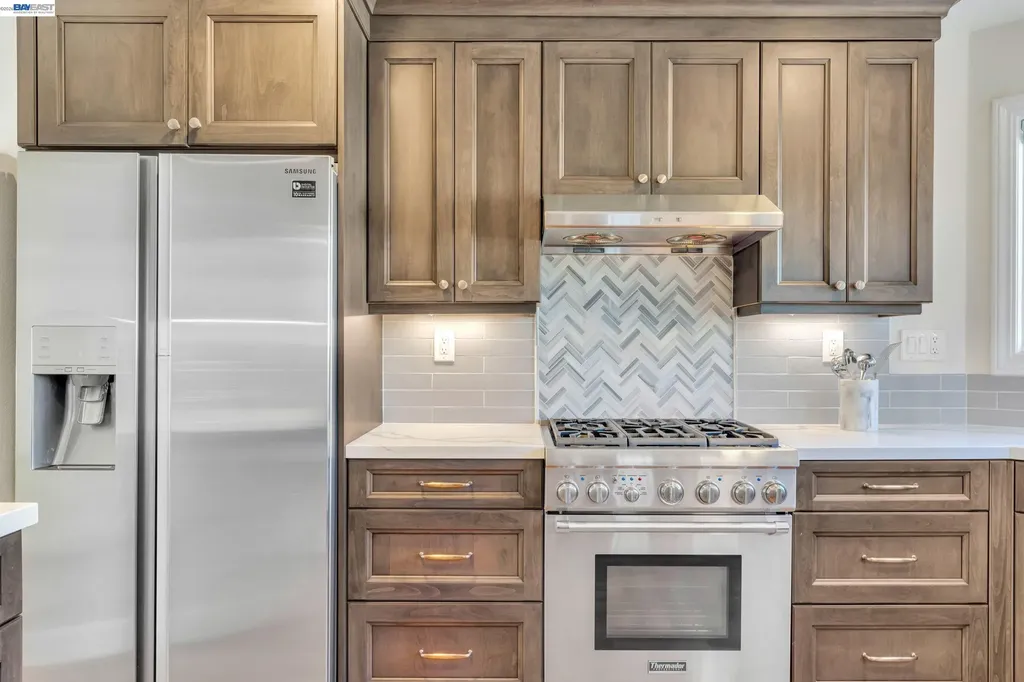 282 Del Valle Court Pleasanton CA 94566