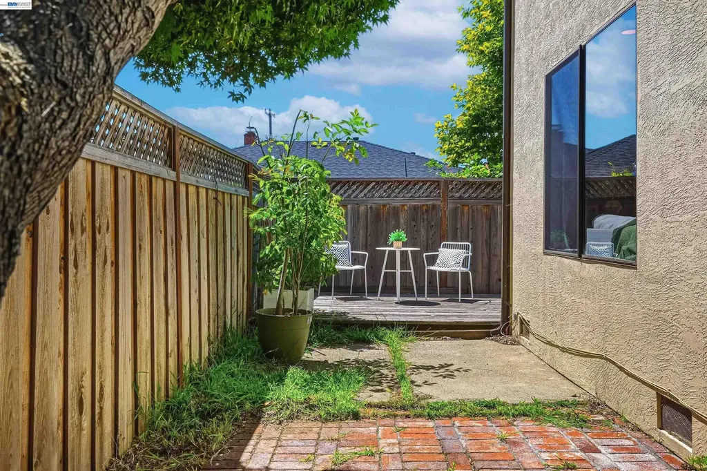 20061 Santa Maria Avenue Castro Valley CA 94546