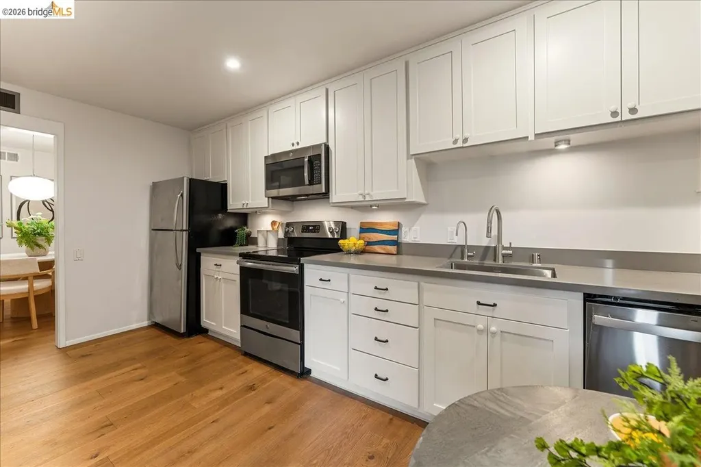 323 Monte Vista Avenue Oakland CA 94611
