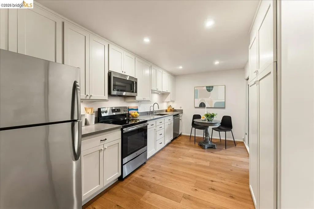 323 Monte Vista Avenue Oakland CA 94611