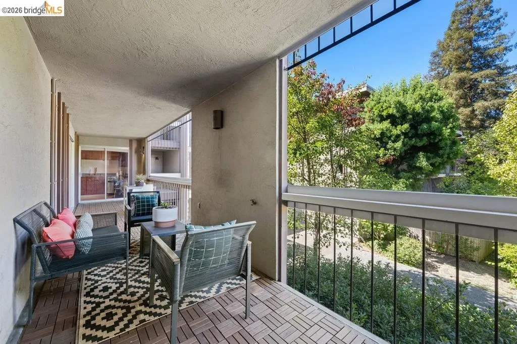 323 Monte Vista Avenue Oakland CA 94611