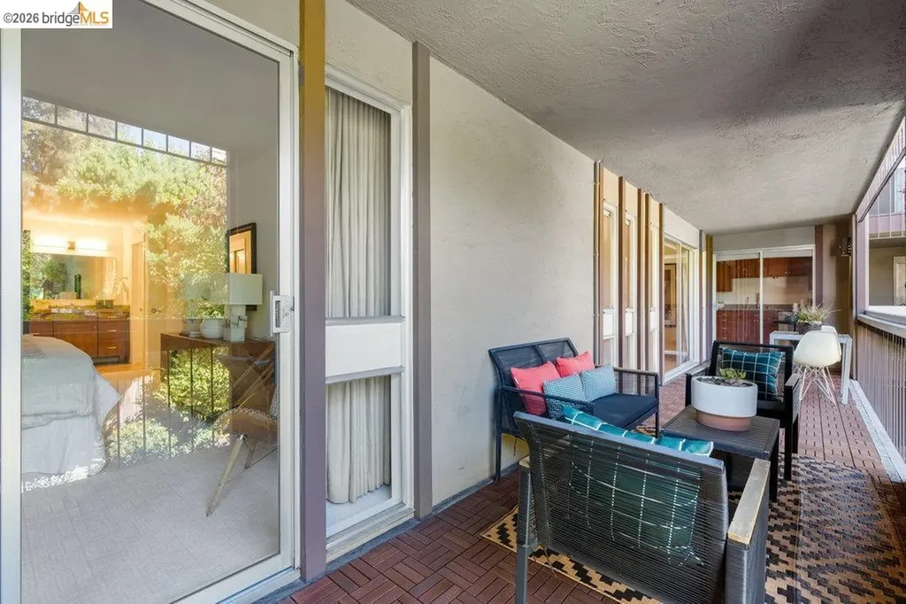 323 Monte Vista Avenue Oakland CA 94611