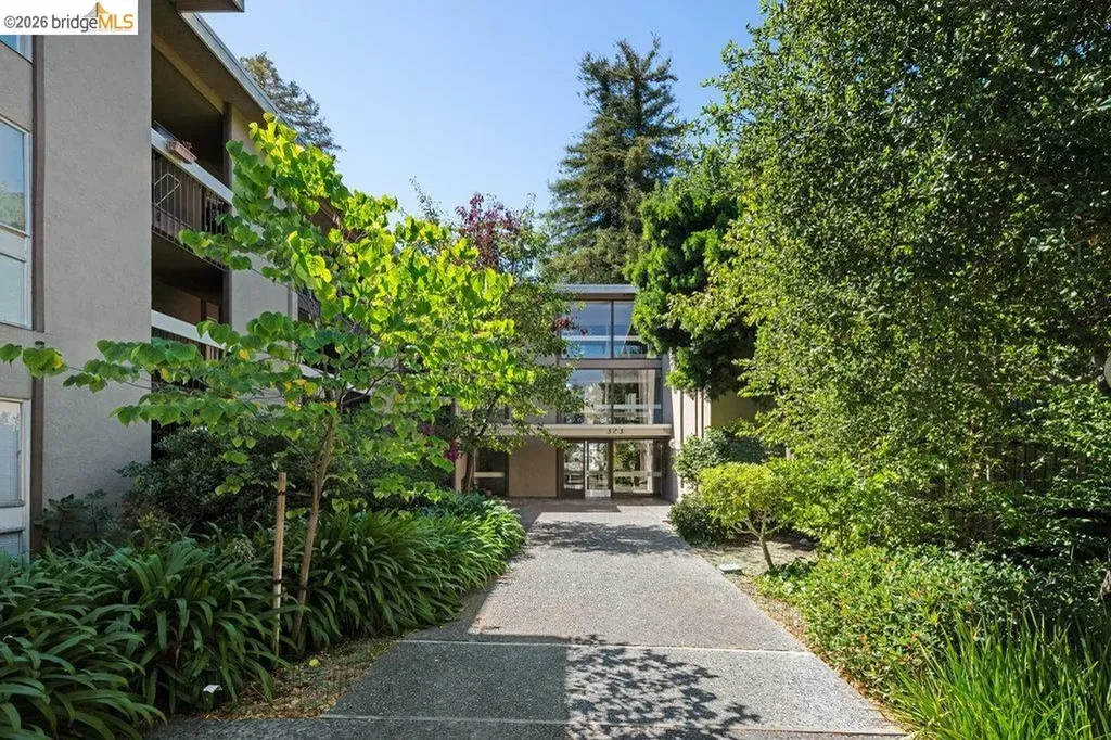 323 Monte Vista Avenue Oakland CA 94611
