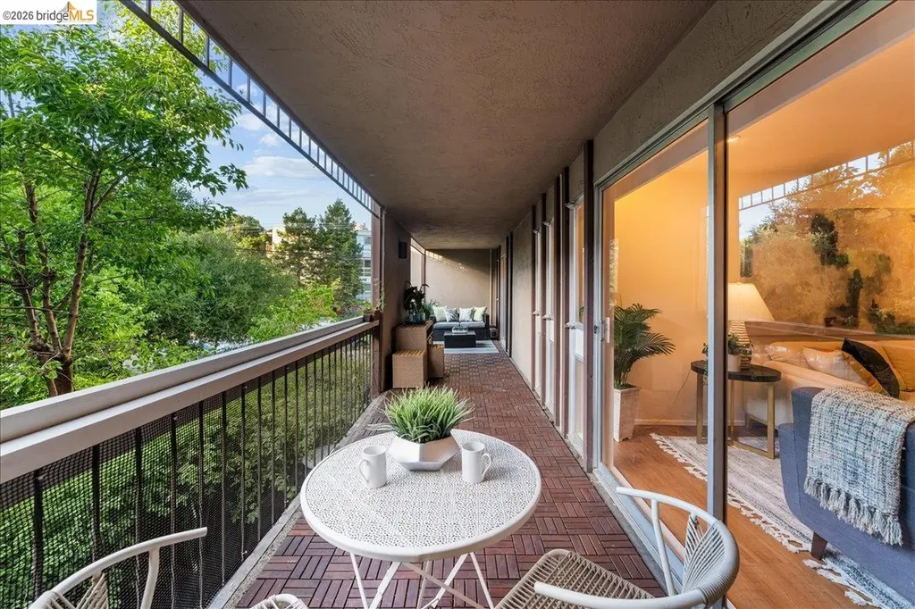 323 Monte Vista Avenue Oakland CA 94611