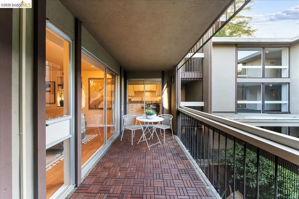 323 Monte Vista Avenue Oakland CA 94611