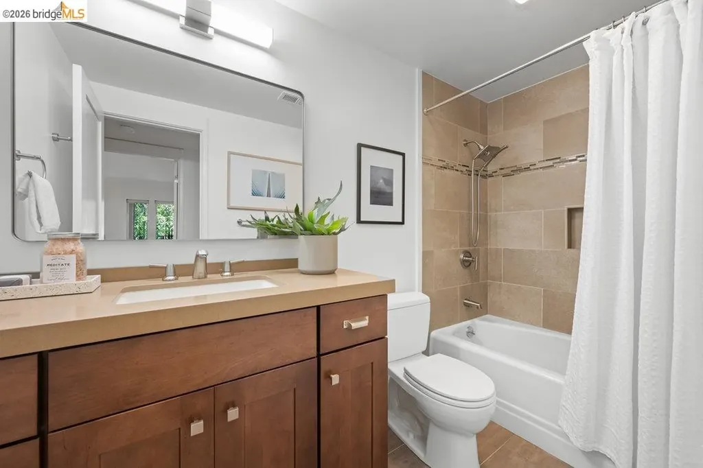 323 Monte Vista Avenue Oakland CA 94611