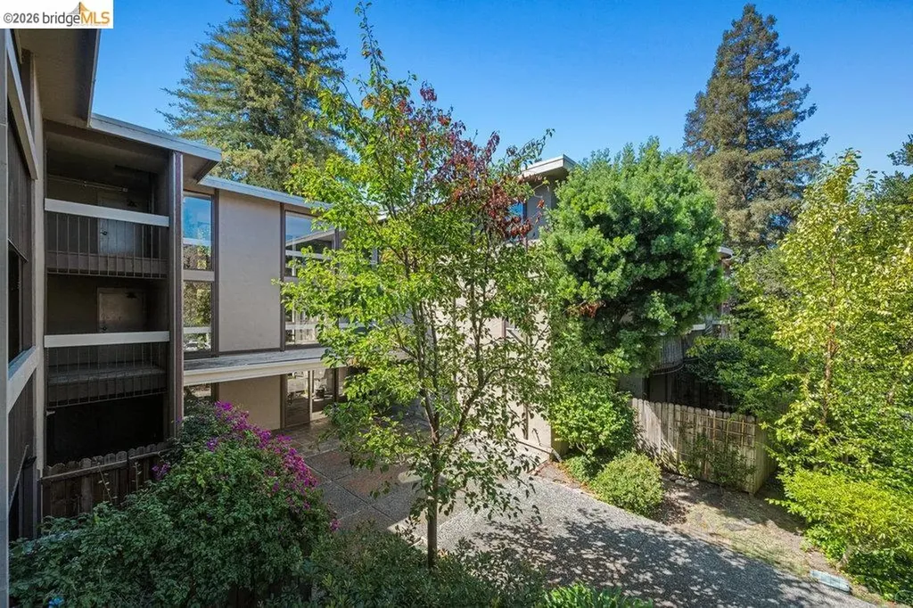 323 Monte Vista Avenue Oakland CA 94611