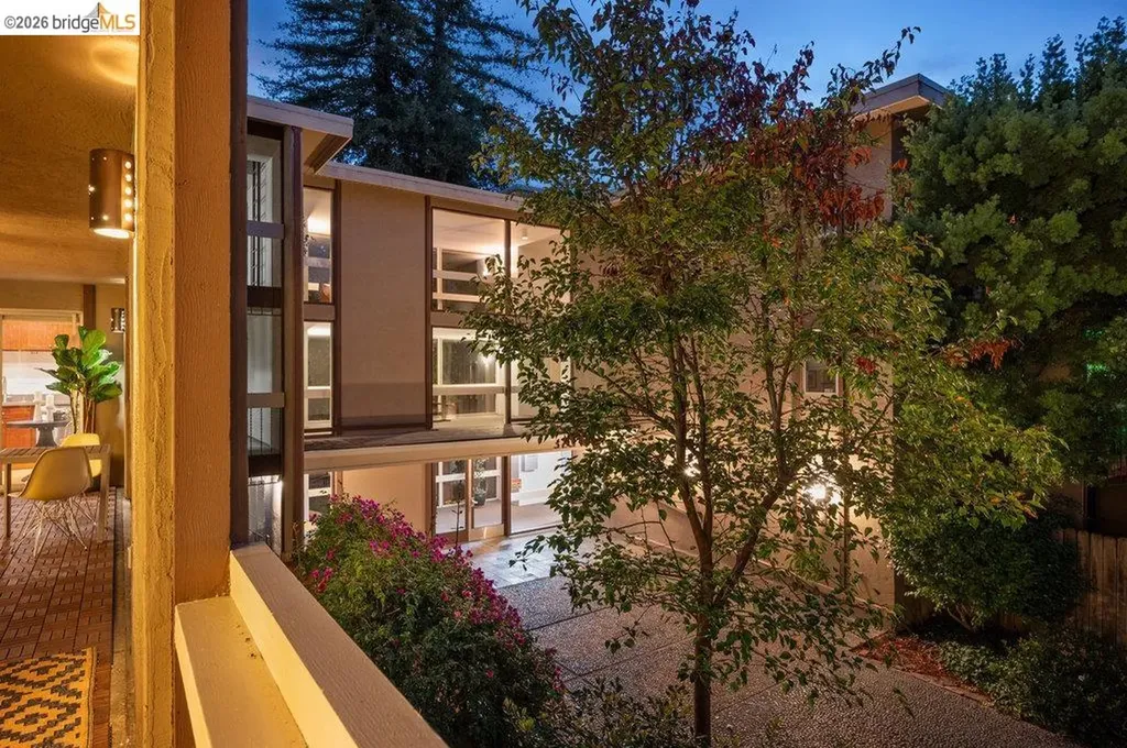 323 Monte Vista Avenue Oakland CA 94611