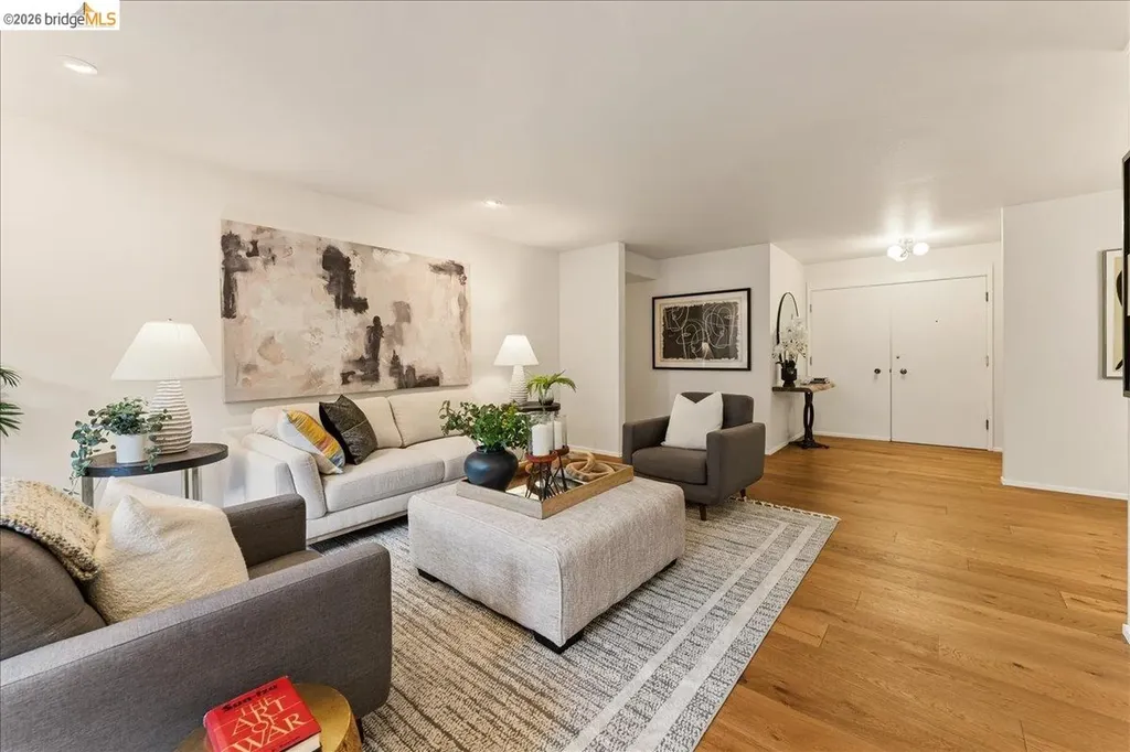 323 Monte Vista Avenue Oakland CA 94611