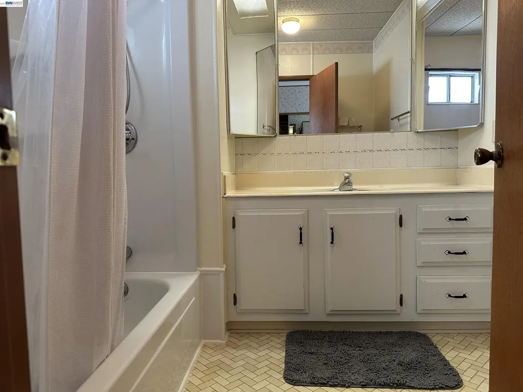 711 Old Canyon Road Fremont CA 94536