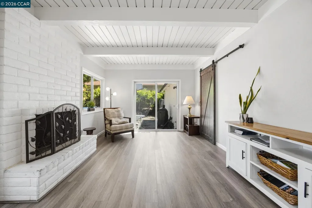 2537 Simas Avenue Pinole CA 94564