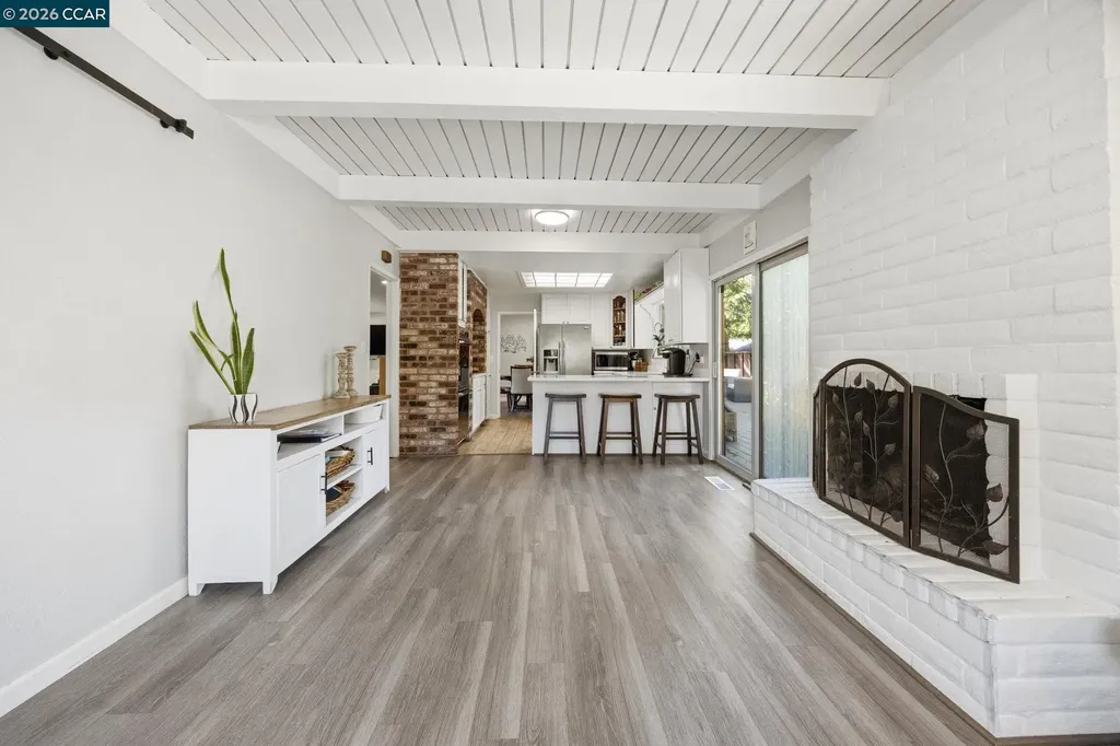 2537 Simas Avenue Pinole CA 94564