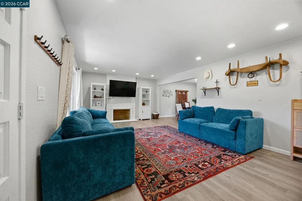 2537 Simas Avenue Pinole CA 94564