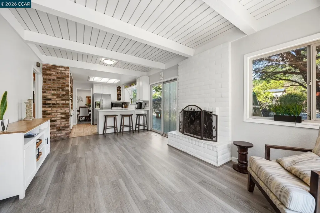 2537 Simas Avenue Pinole CA 94564