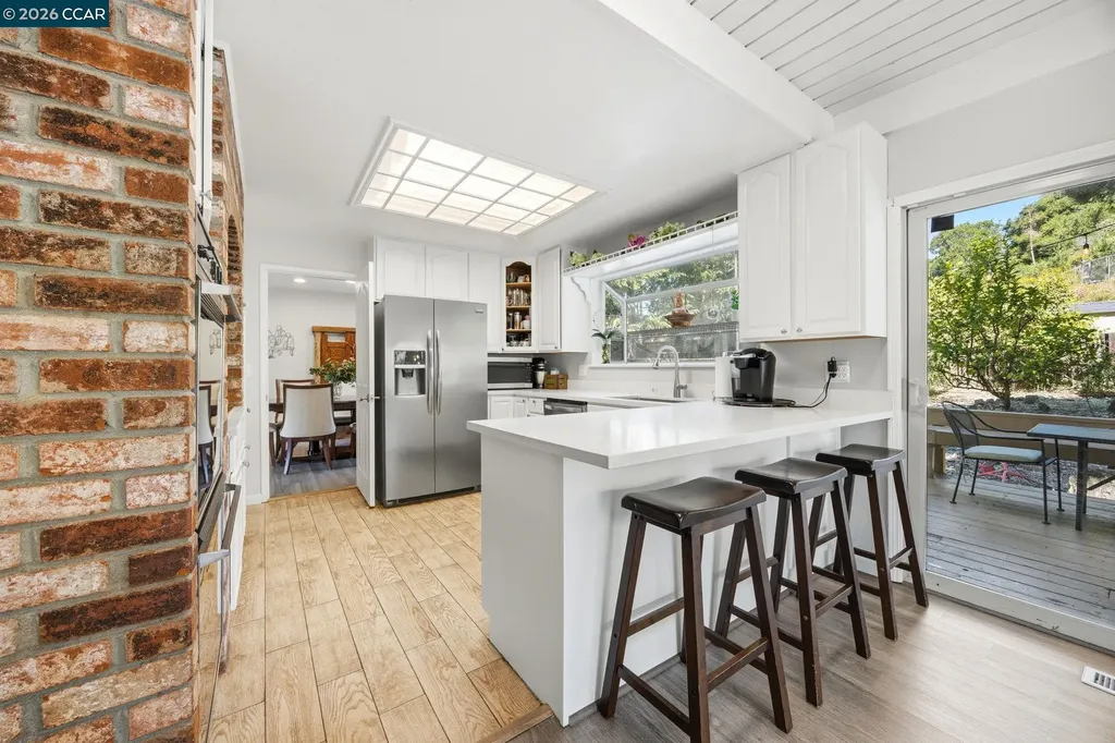 2537 Simas Avenue Pinole CA 94564