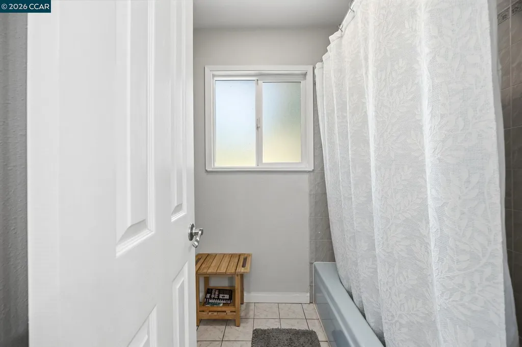 2537 Simas Avenue Pinole CA 94564