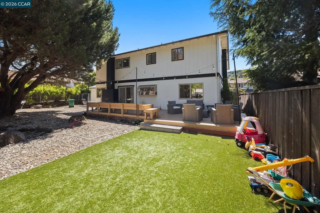 2537 Simas Avenue Pinole CA 94564