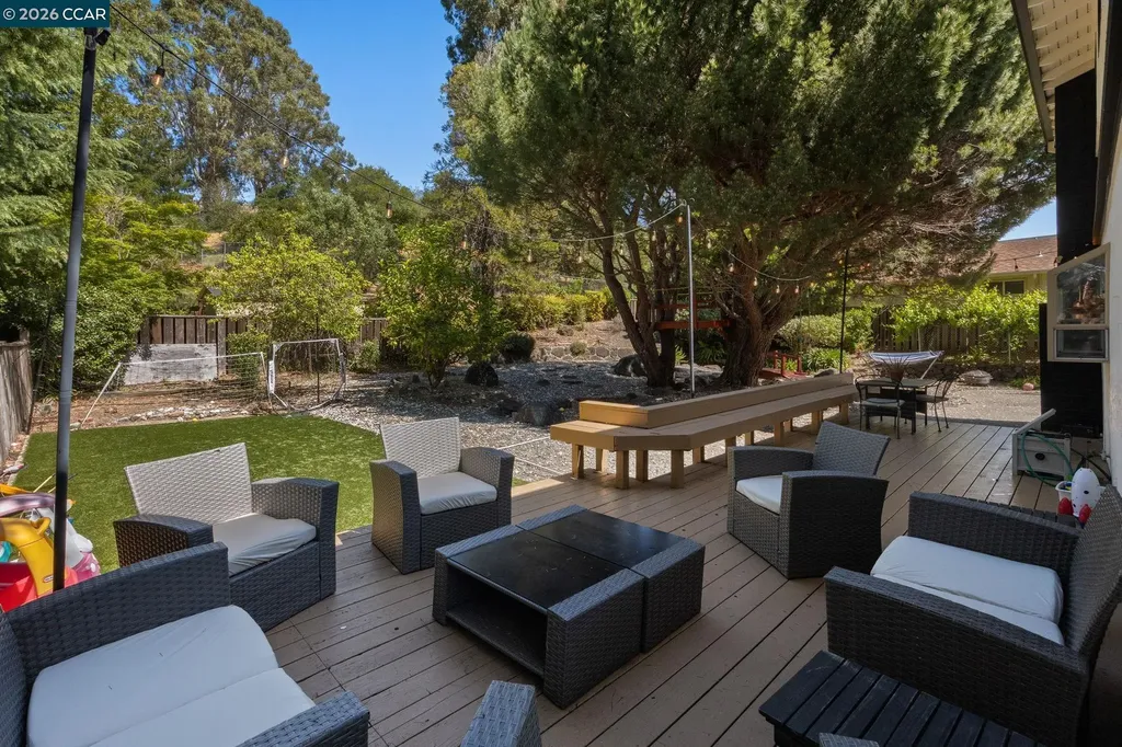 2537 Simas Avenue Pinole CA 94564