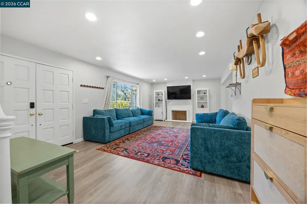 2537 Simas Avenue Pinole CA 94564