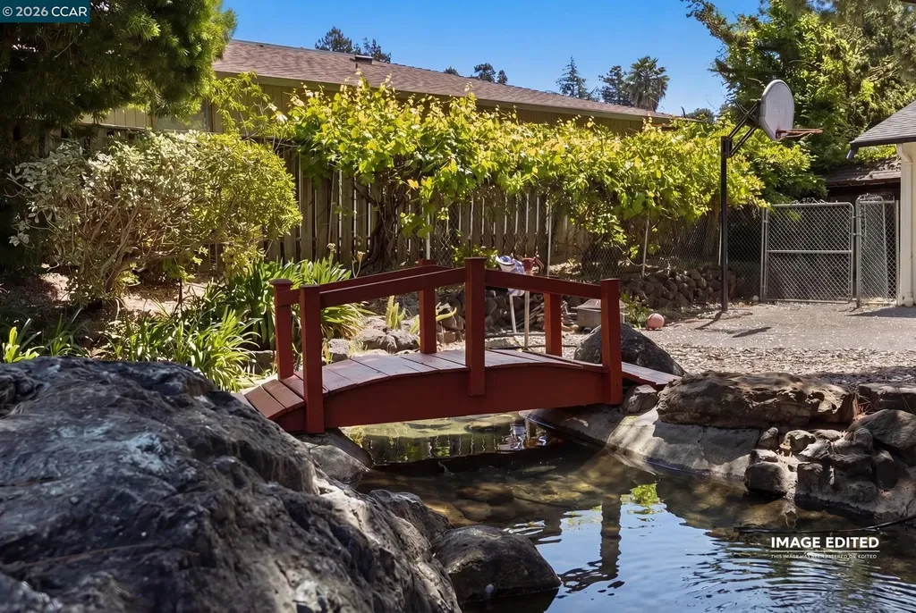 2537 Simas Avenue Pinole CA 94564