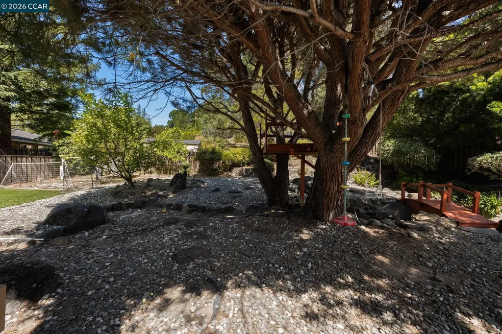 2537 Simas Avenue Pinole CA 94564