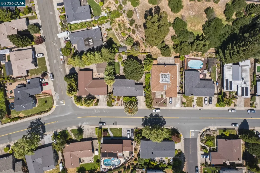 2537 Simas Avenue Pinole CA 94564
