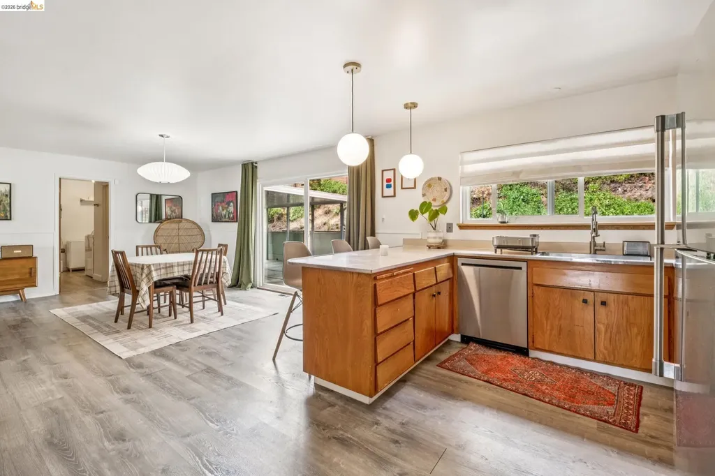 4851 Scotia Avenue Oakland CA 94605