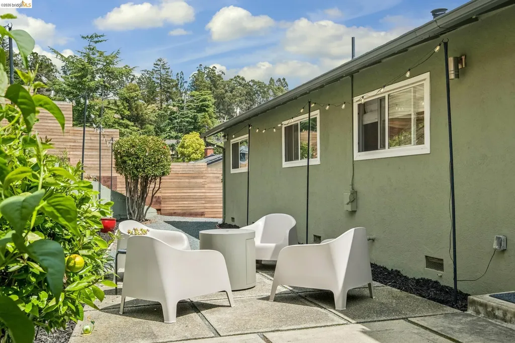 4851 Scotia Avenue Oakland CA 94605