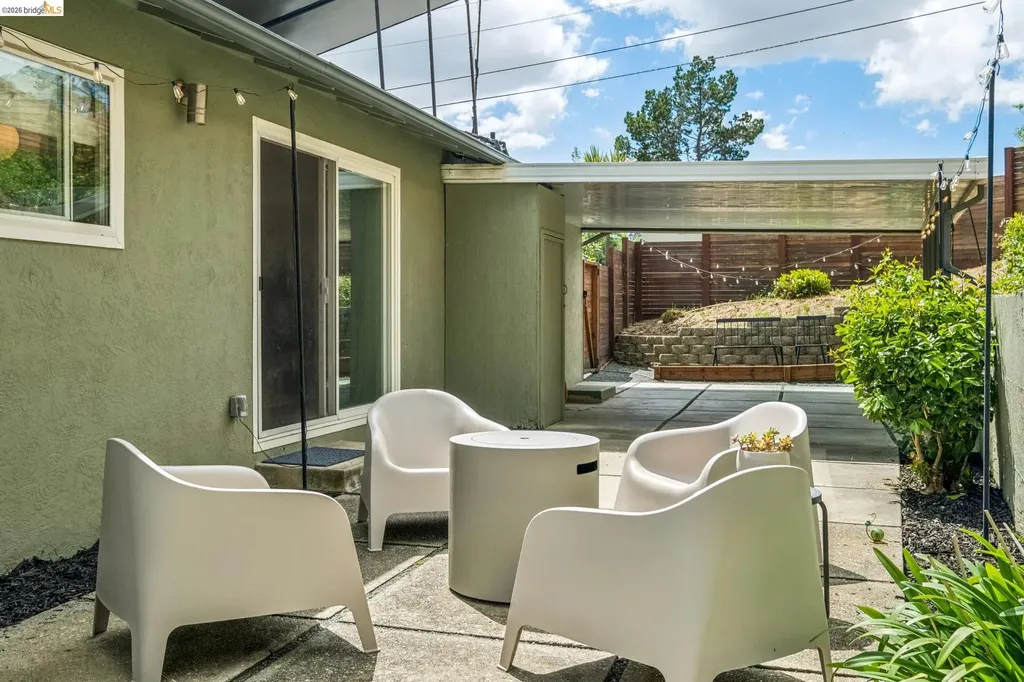 4851 Scotia Avenue Oakland CA 94605