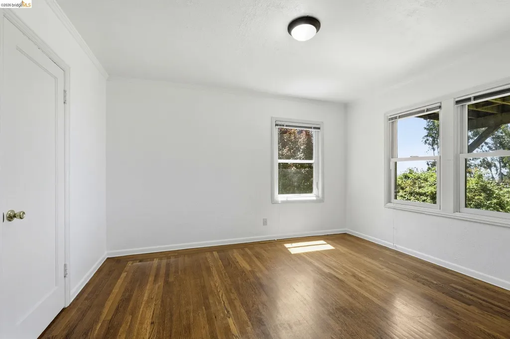 7843 Outlook Avenue Oakland CA 94605